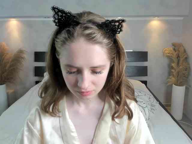 Camilla-Kelly webcam