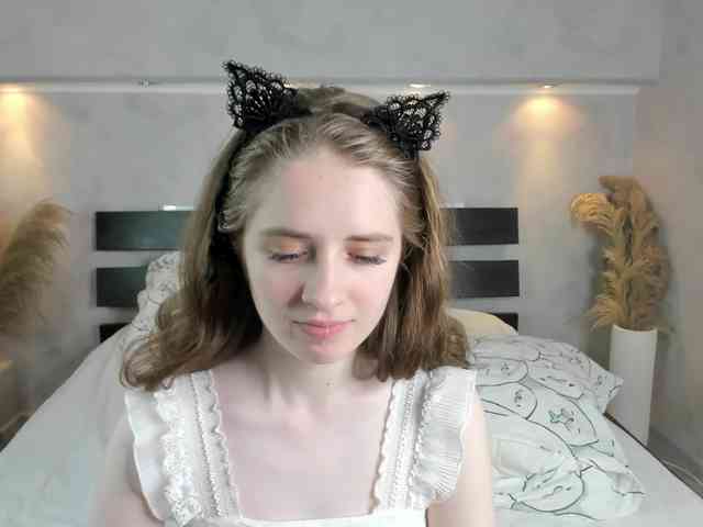 Camilla-Kelly webcam