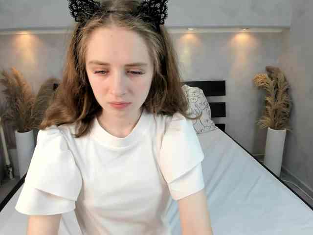 Camilla-Kelly webcam