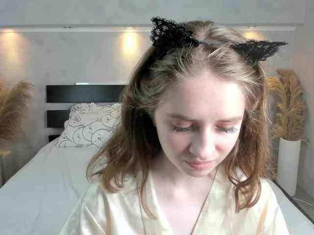 Camilla-Kelly webcam