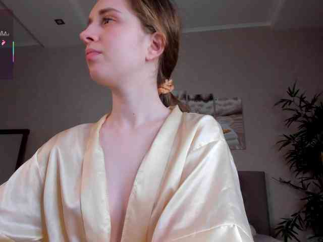 Camilla-Kelly webcam