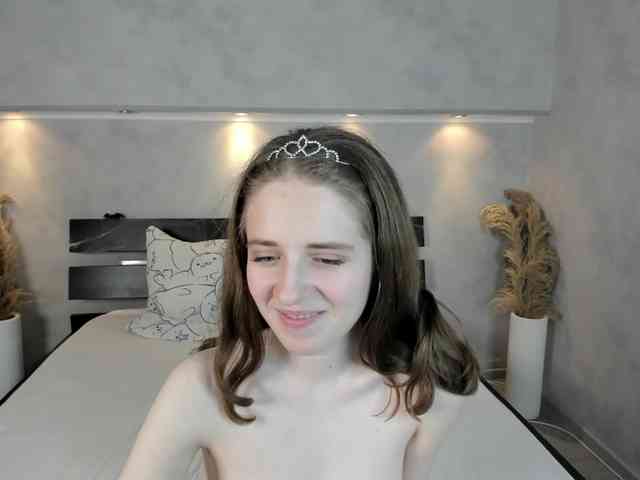 Camilla-Kelly webcam