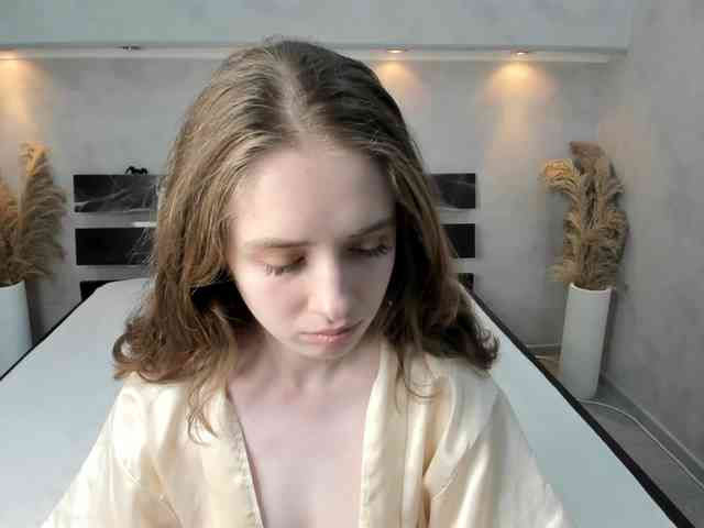 Camilla-Kelly webcam