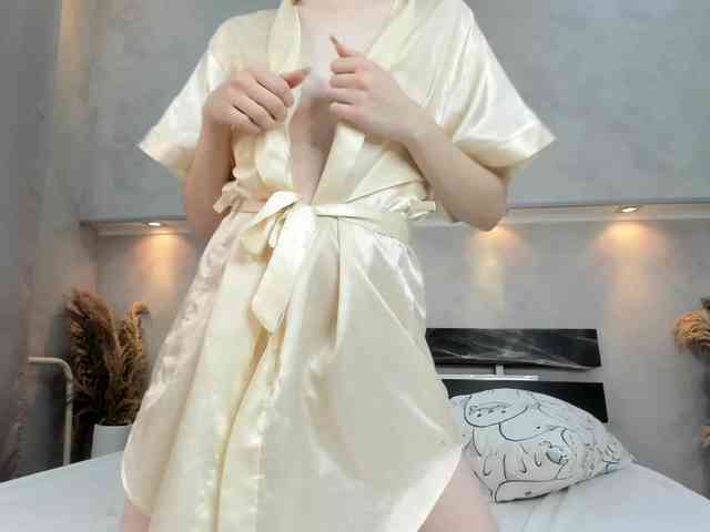 Camilla-Kelly webcam