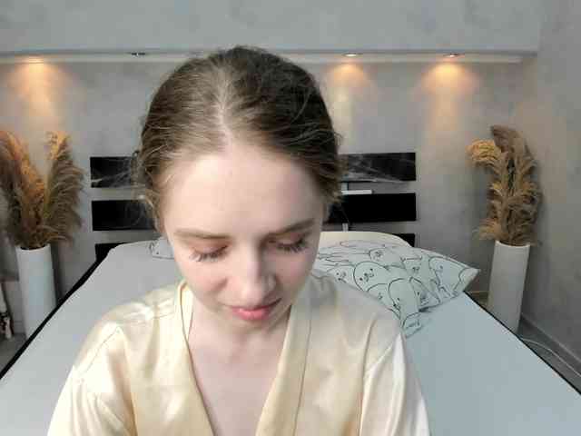 Camilla-Kelly webcam