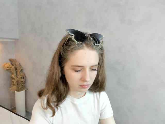 Camilla-Kelly webcam