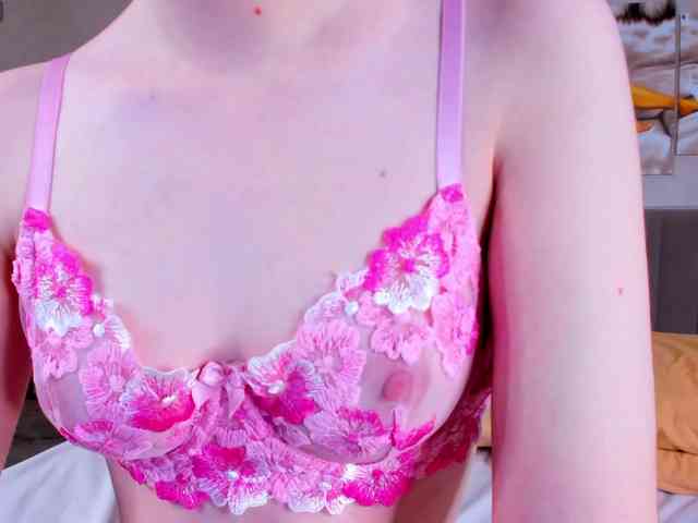 Camilla-Kelly webcam