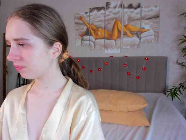 Camilla-Kelly webcam