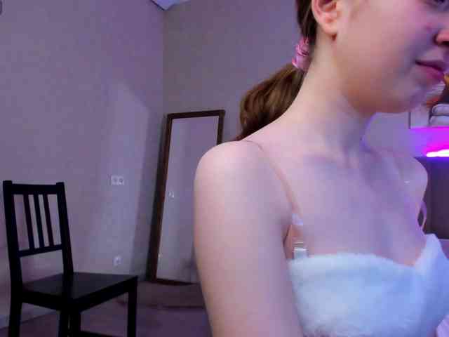 Camilla-Kelly webcam