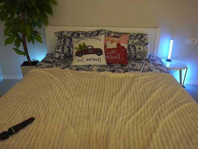 IsabelleDior's BongaCams show and profile