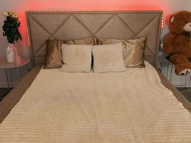 IsabelleDior's BongaCams show and profile