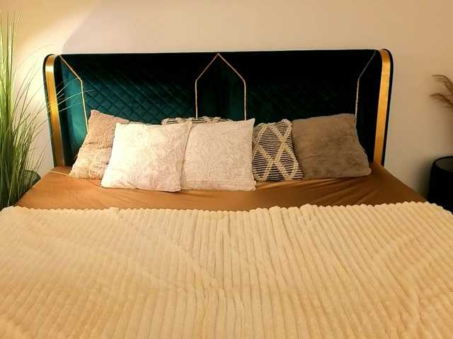 IsabelleDior's BongaCams show and profile