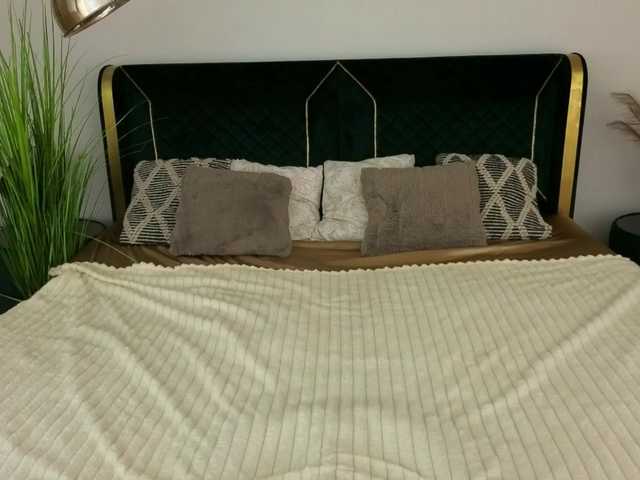 IsabelleDior's BongaCams show and profile