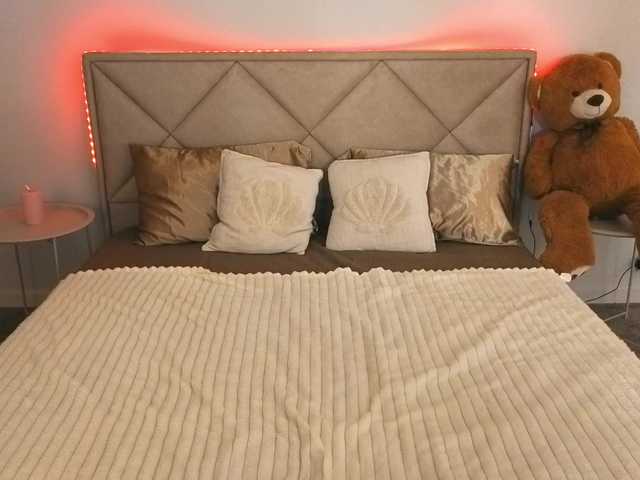 IsabelleDior's BongaCams show and profile