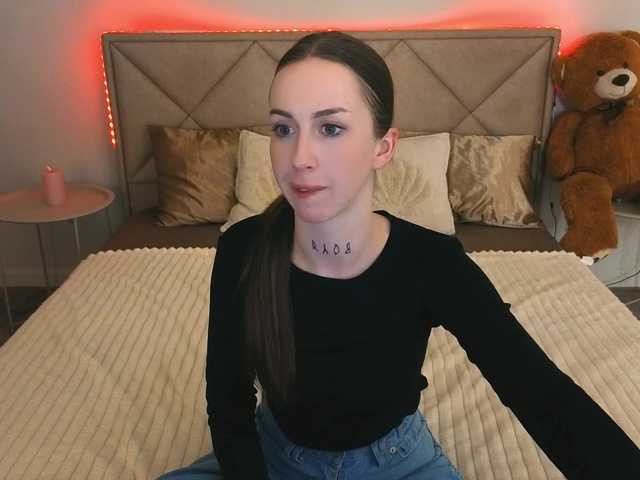 IsabelleDior's BongaCams show and profile