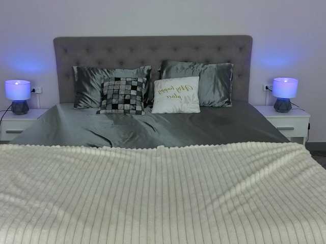 IsabelleDior's BongaCams show and profile