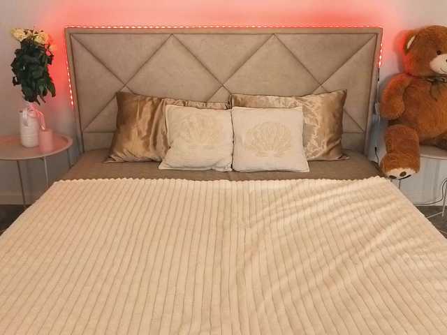 IsabelleDior's BongaCams show and profile