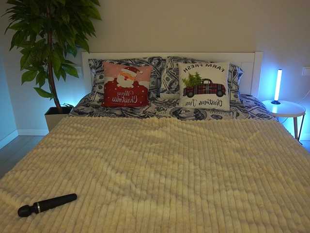 IsabelleDior's BongaCams show and profile