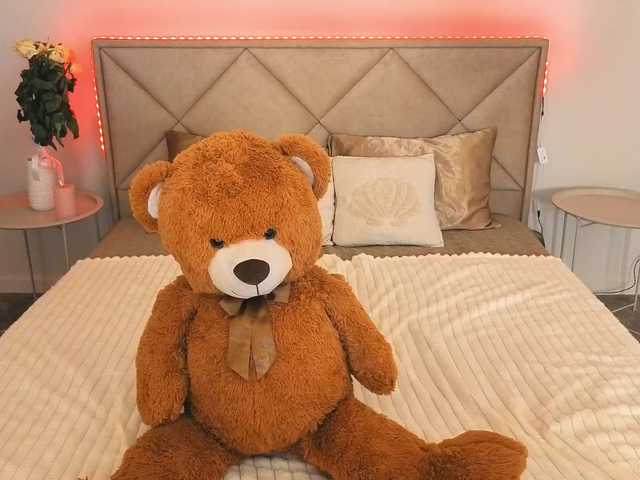 IsabelleDior's BongaCams show and profile