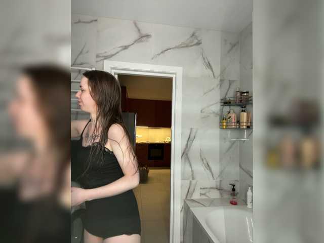 IsabelleDior's BongaCams show and profile