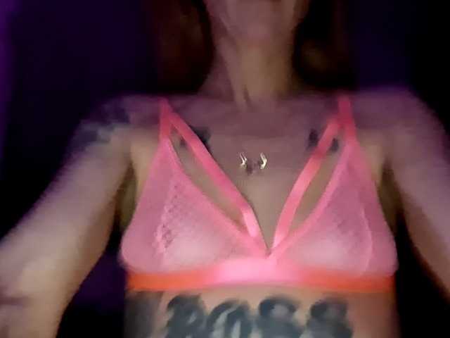 BongaCams Lusciouslindsey1 is Freechat Lusciouslindsey1 — A generous and thoughtful man who sees what I'm after and doesn't mind helping. And sexy smelling cologne. Someone funny