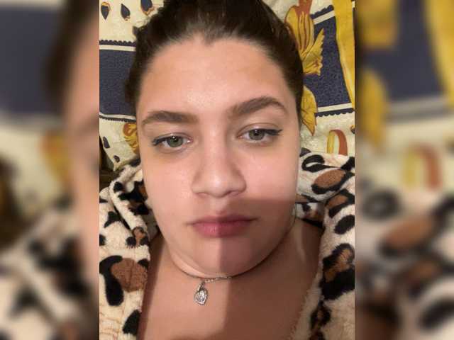 Neisi's BongaCams show and profile