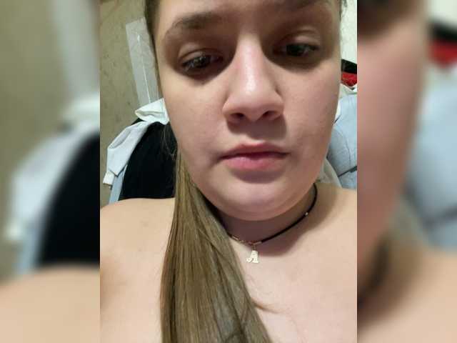 Neisi's BongaCams show and profile