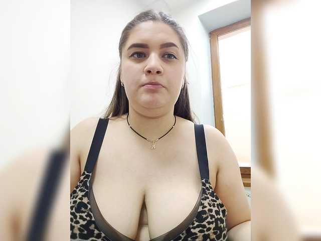 Neisi's BongaCams show and profile