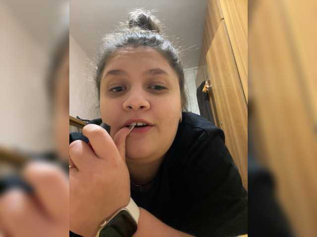 Neisi's BongaCams show and profile