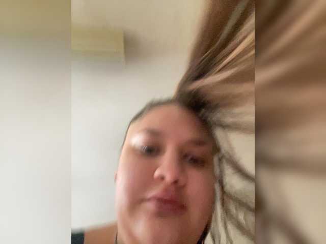 Neisi's BongaCams show and profile