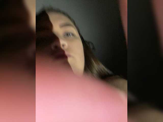 Neisi's BongaCams show and profile