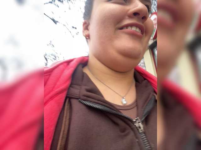 Neisi's BongaCams show and profile