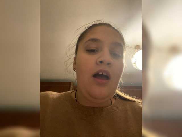 Neisi – webcam model profile photo