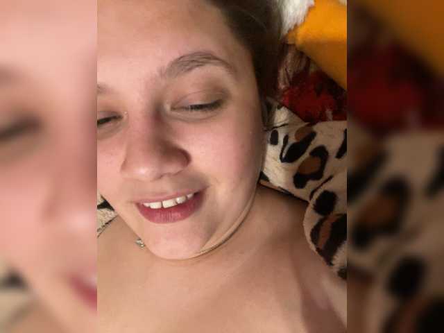 Neisi live cam profile