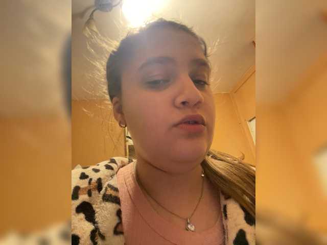 Neisi's BongaCams show and profile