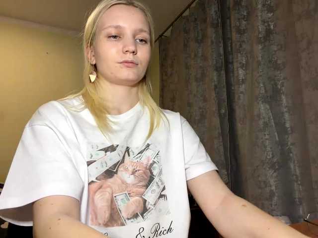 le modèle YOUR-TOP-PASSOIN est en webcam porno dans un show sur le site bongacams, il possède les tags suivants: White/Caucasian,Blonde,Shaved