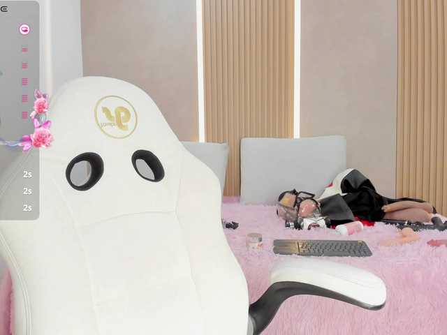 StephanySummer's BongaCams show and profile