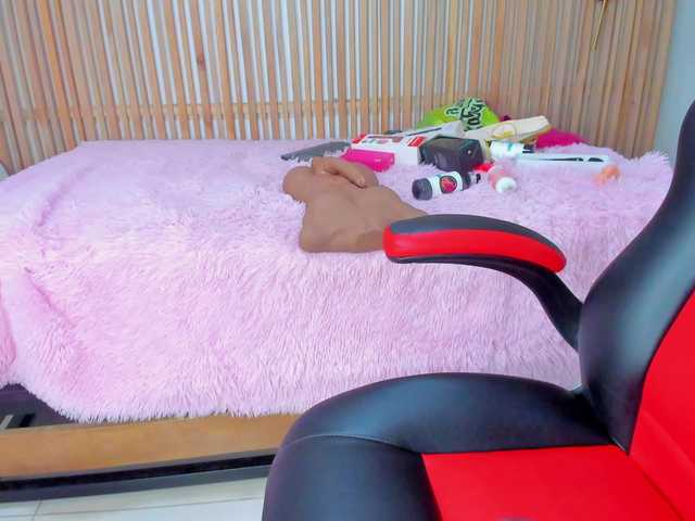 StephanySummer's BongaCams show and profile