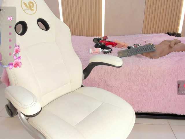 StephanySummer's BongaCams show and profile