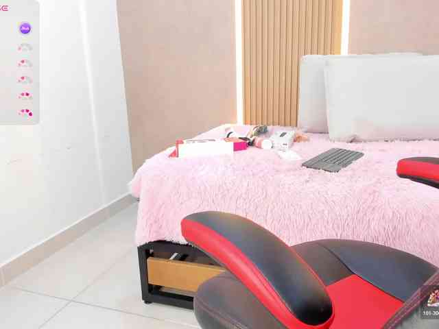 StephanySummer webcam