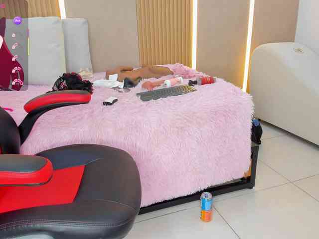 StephanySummer webcam