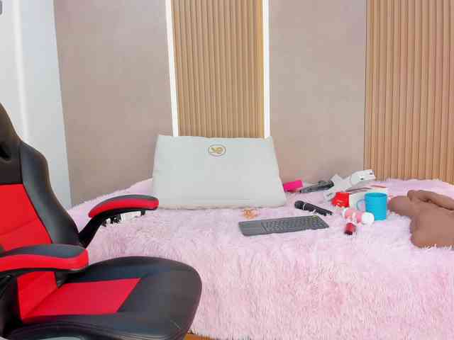 StephanySummer webcam