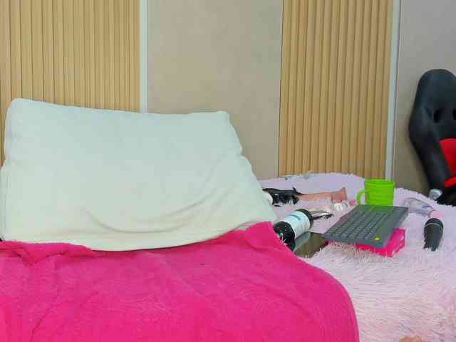StephanySummer webcam