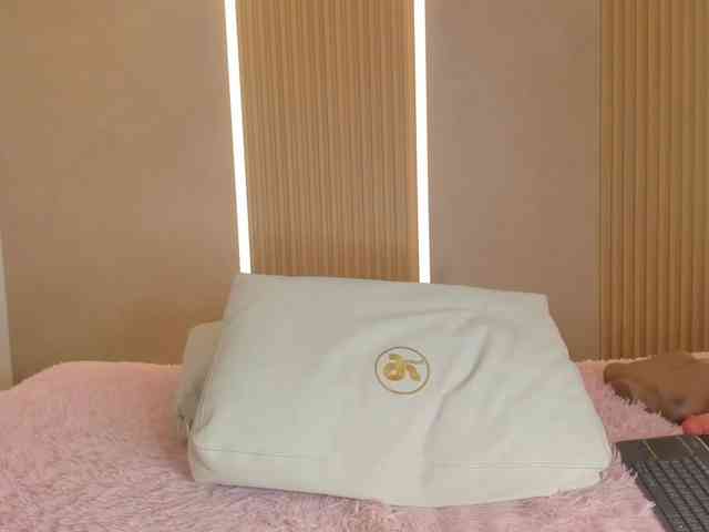 StephanySummer webcam