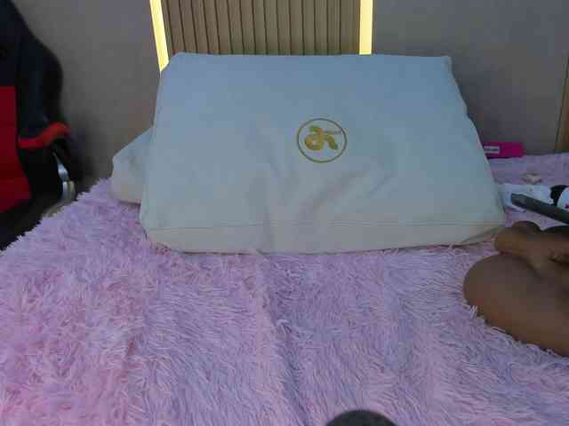 StephanySummer webcam