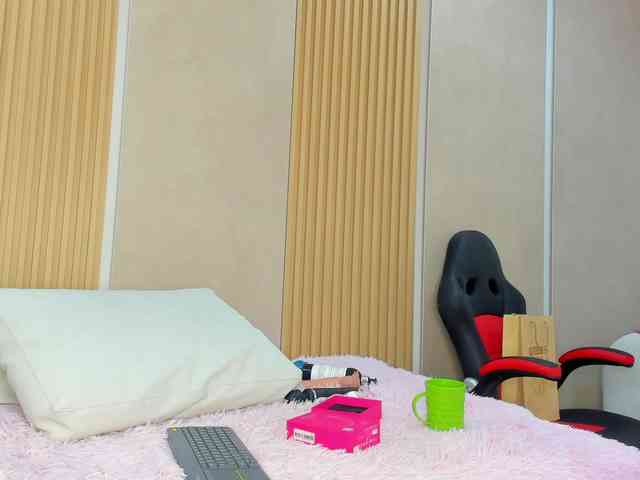 StephanySummer webcam