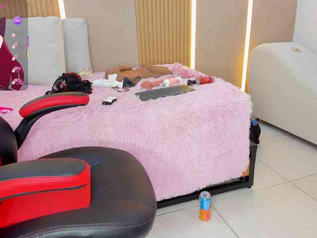 StephanySummer webcam