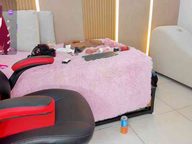 StephanySummer webcam