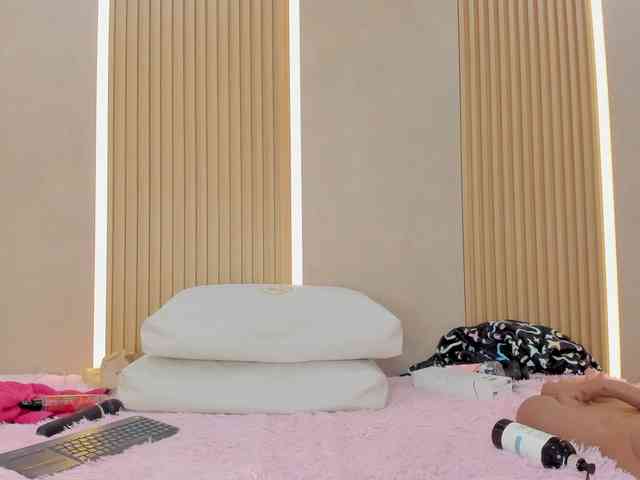 StephanySummer webcam