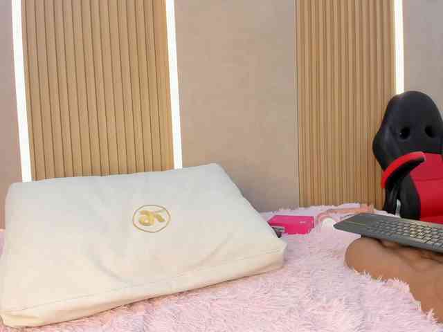 StephanySummer webcam